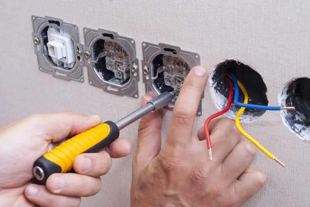 renovation-electrique-electricien-vendee-la-roche-sur-yon-conceptr